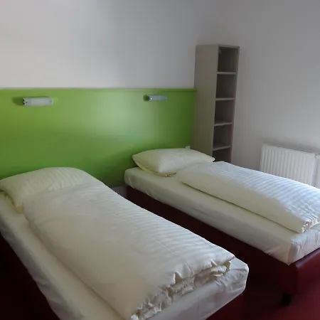 Wirt Im Feld シュタイアー