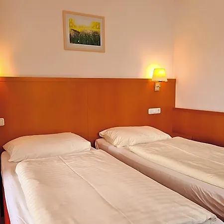 Szálloda Wirt Im Feld 3*