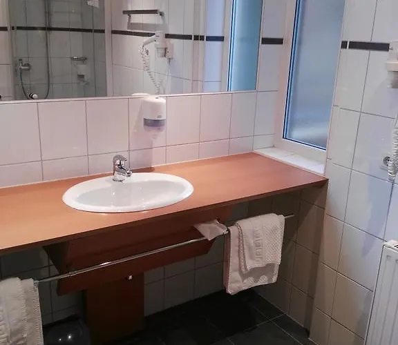 Wirt Im Feld Otel Steyr