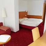 Wirt Im Feld 3* ستير