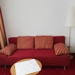 Wirt Im Feld 3* ستير