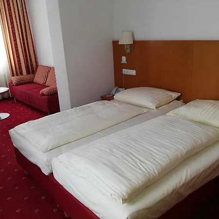 Hotel Wirt Im Feld 3*